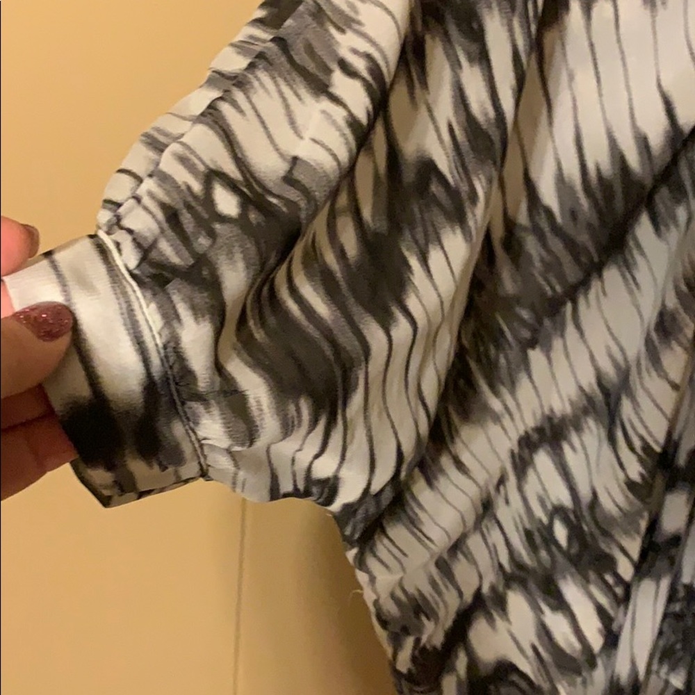 Isabella Rodriguez Tunic Top - Picture 5 of 7
